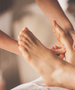 Massage des pieds par réflexologie