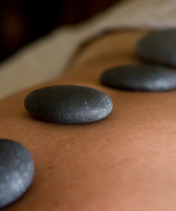 Massage aux pierres chaudes
